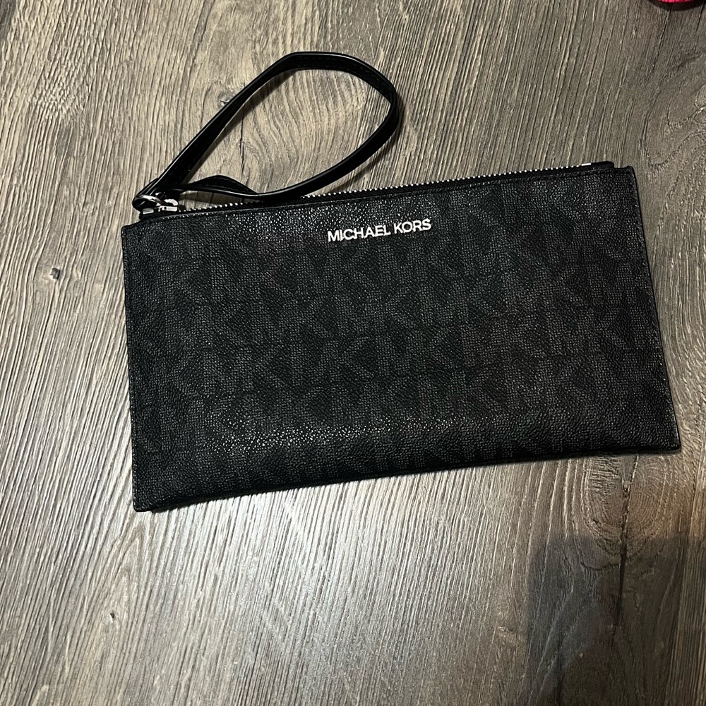 Michael Kors Wristlet